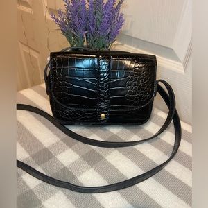 Banana Republic mini crossbody purse shoulder bag Black faux leather.